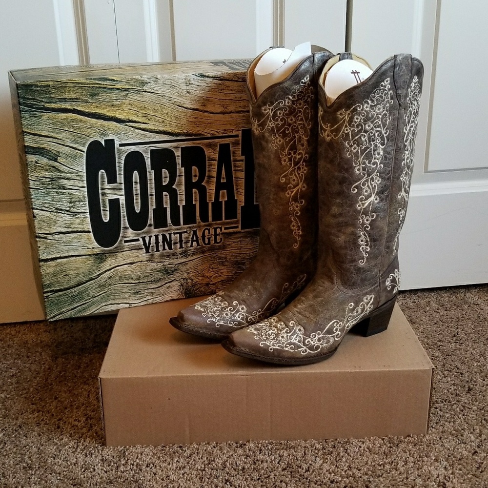Corral Brown Embroidery Boot